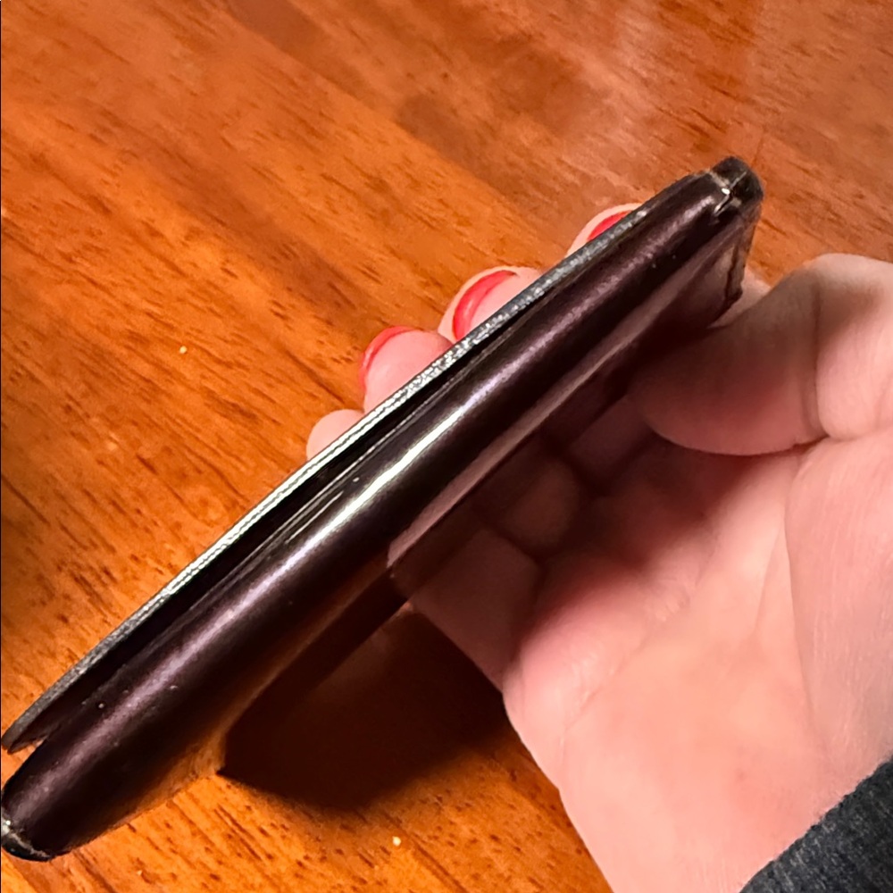 Louis Vuitton Amarante Vernis Key Holder - Picture 10 of 12